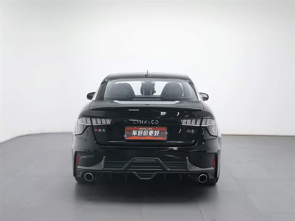 Lynk & Co 03