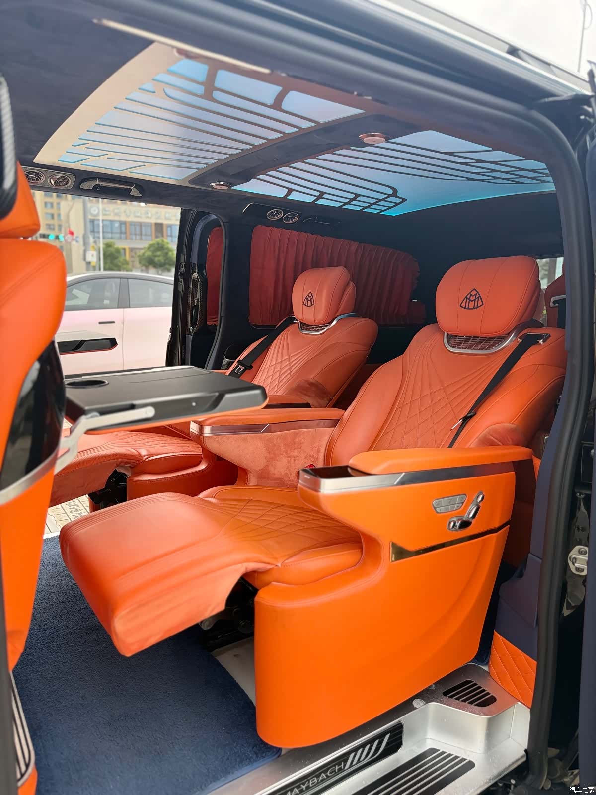 Mercedes-Benz 7, 2023 14