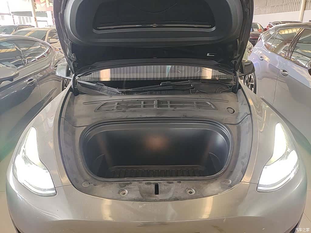 Tesla Model Y, 2023 20