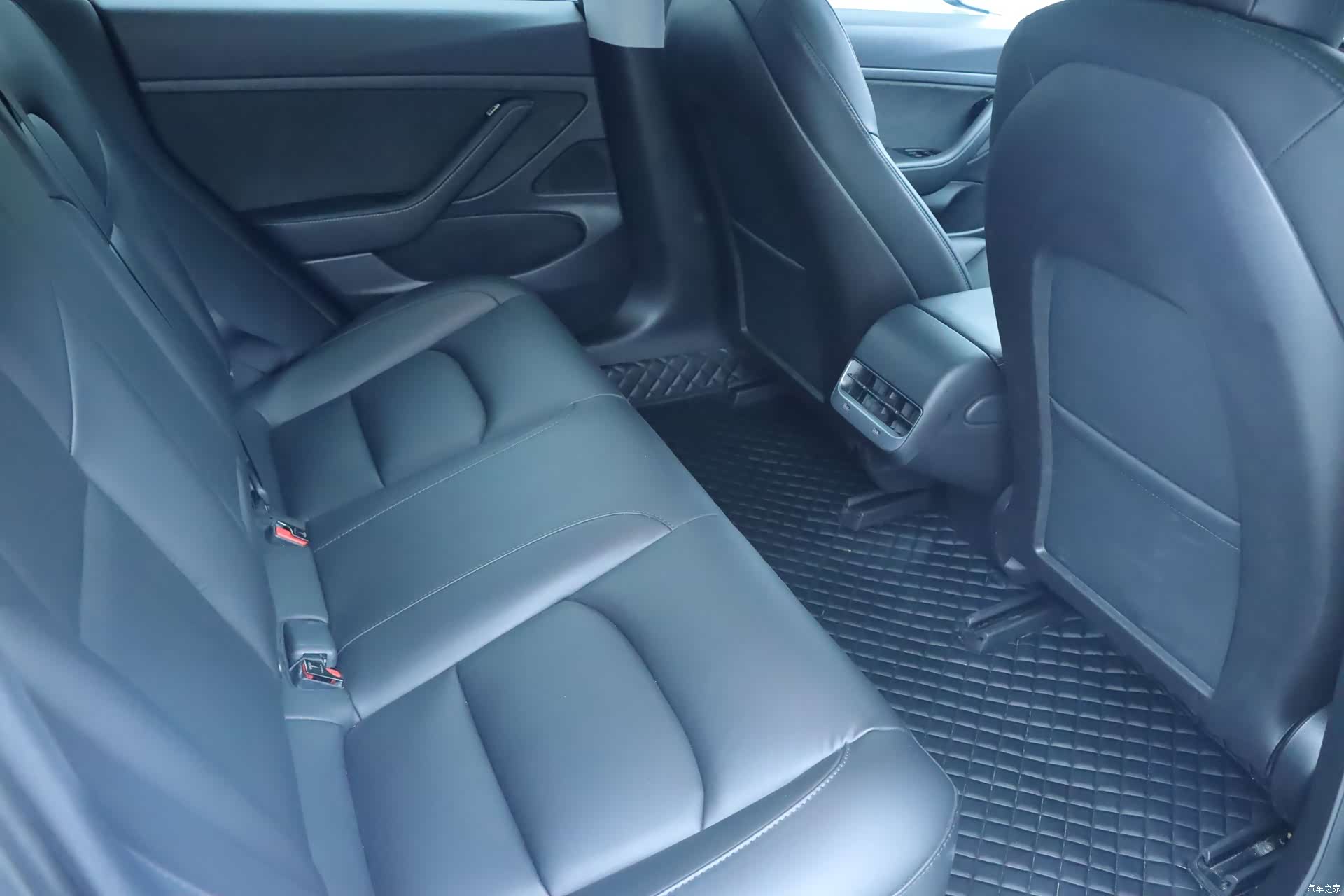 Tesla Model 3, 2020 18