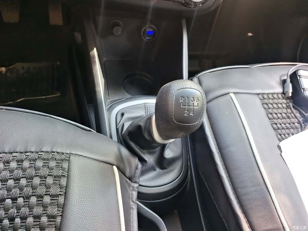 Kia K2, 2015 7