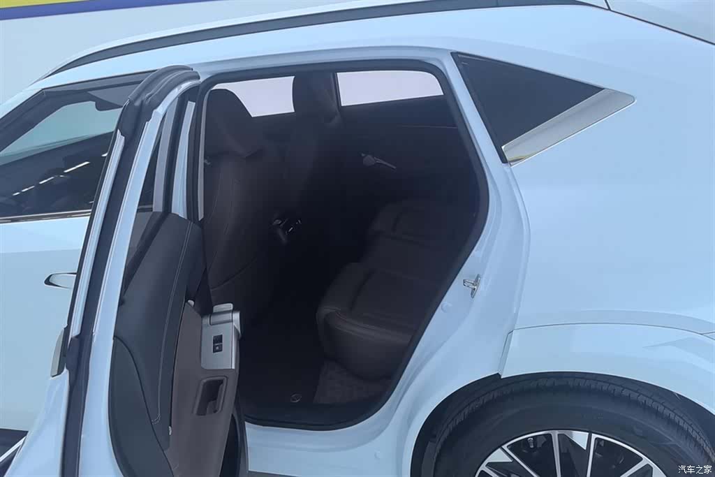 Trumpchi GS4, 2024 11