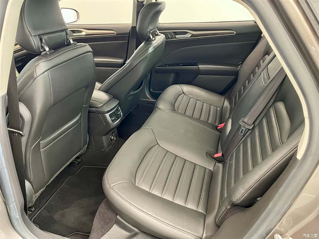 Ford Mondeo, 2015 7
