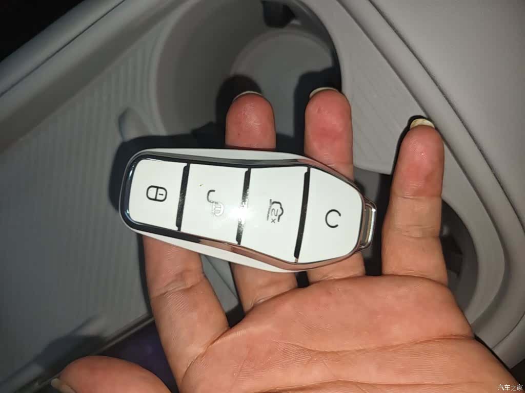 BYD HiAce, 2026 9