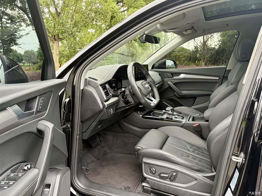 Audi Q5L, 2022 все фото