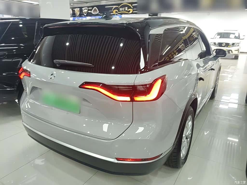 NIO ES8, 2023 7