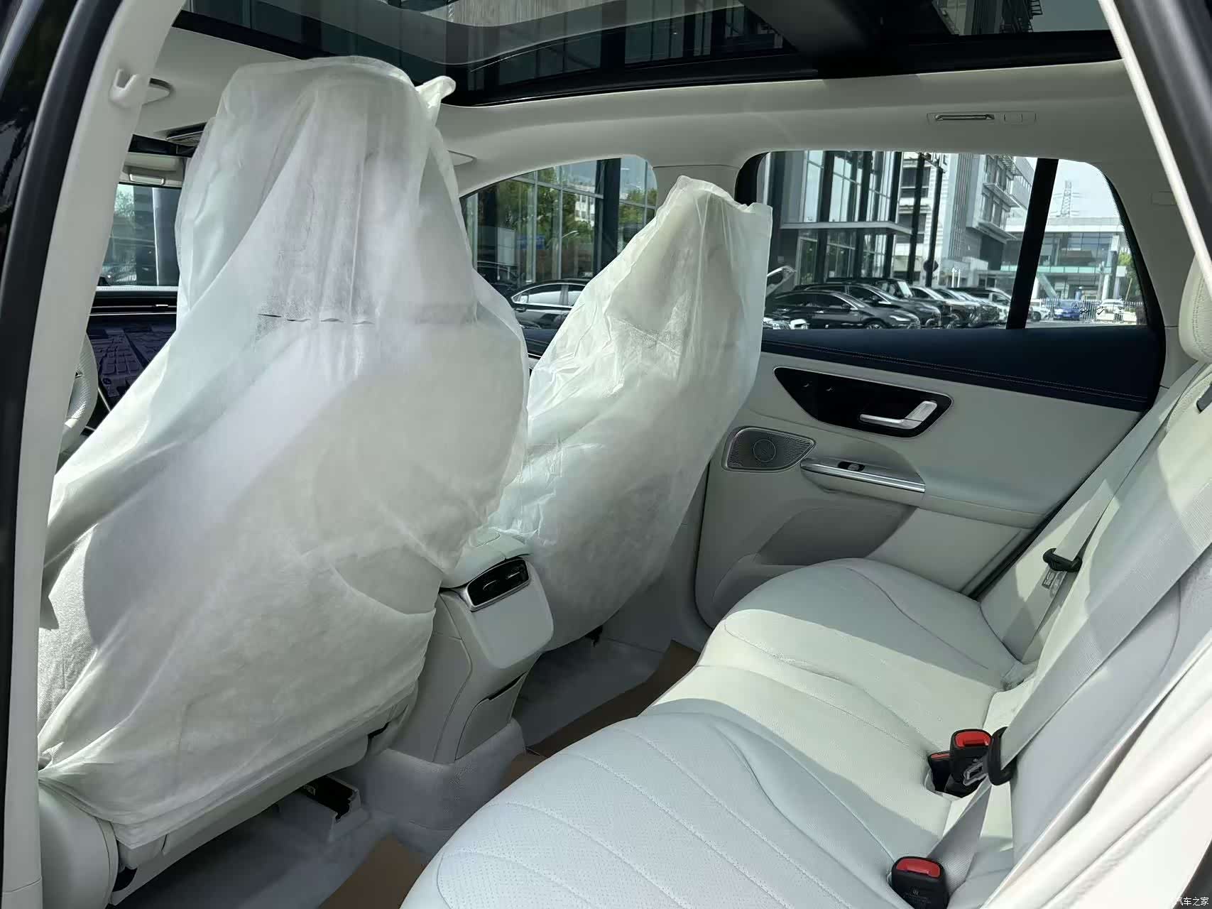 Mercedes-Benz EQE, 2026 12