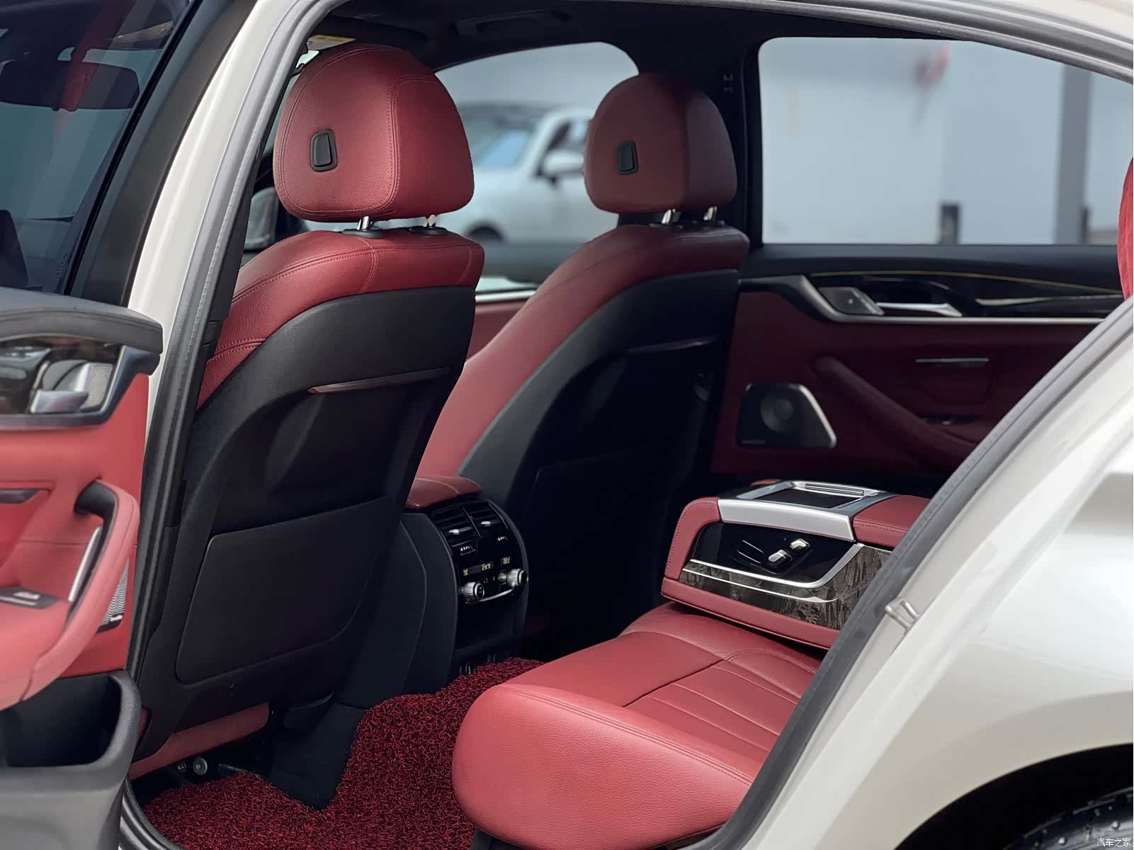 BMW 5 Series, 2019 все фото