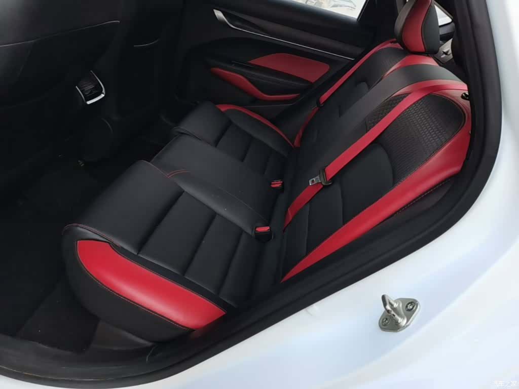 Geely Binray, 2021 17