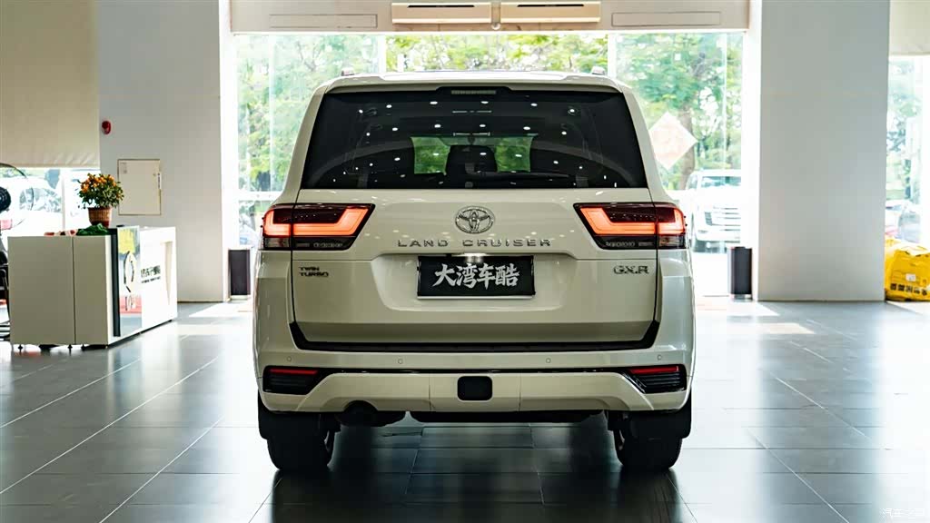 Toyota Land Cruiser, 2024 все фото