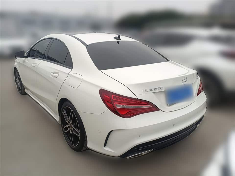 Mercedes-Benz CLA