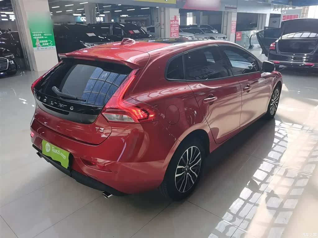 Volvo V40, 2019 7