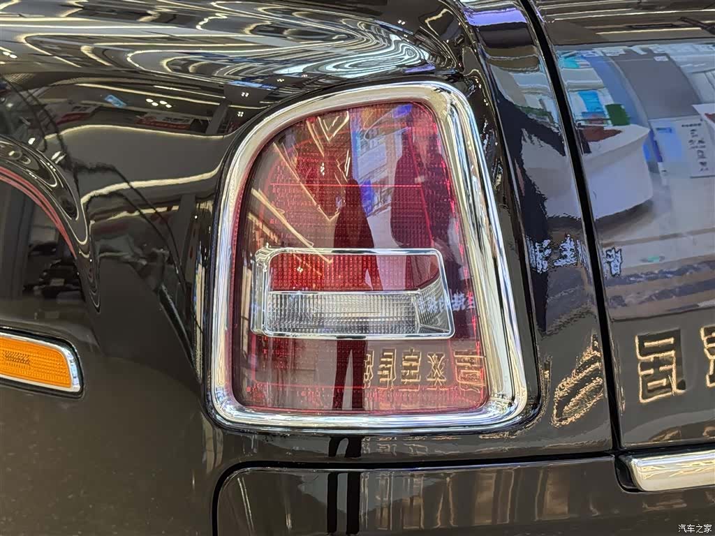 Rolls-Royce Phantom, 2015 6