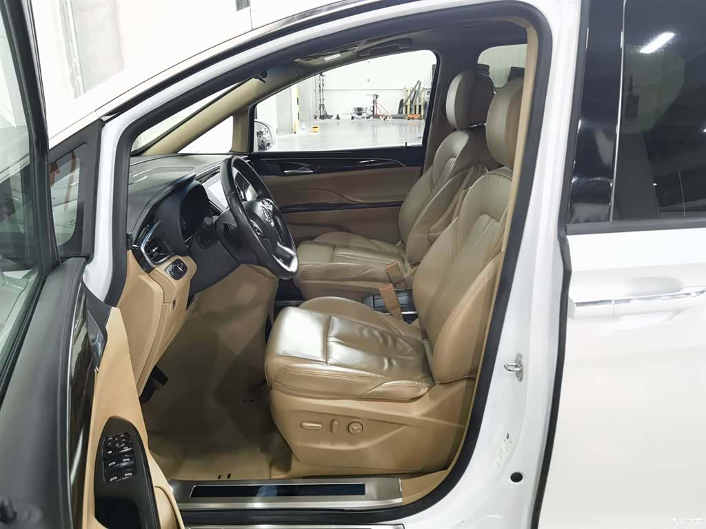 Buick GL8, 2019 10