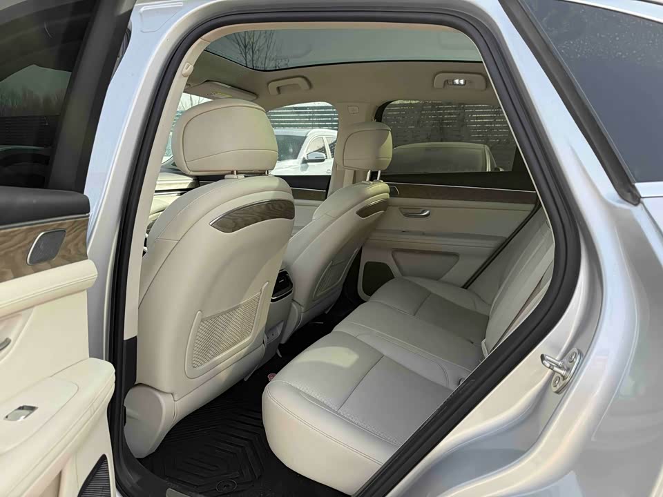 AITO Ask the world M5