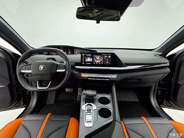 Changan UNI-V, 2025 3