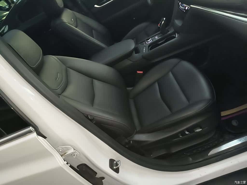 Cadillac XT5, 2022 25
