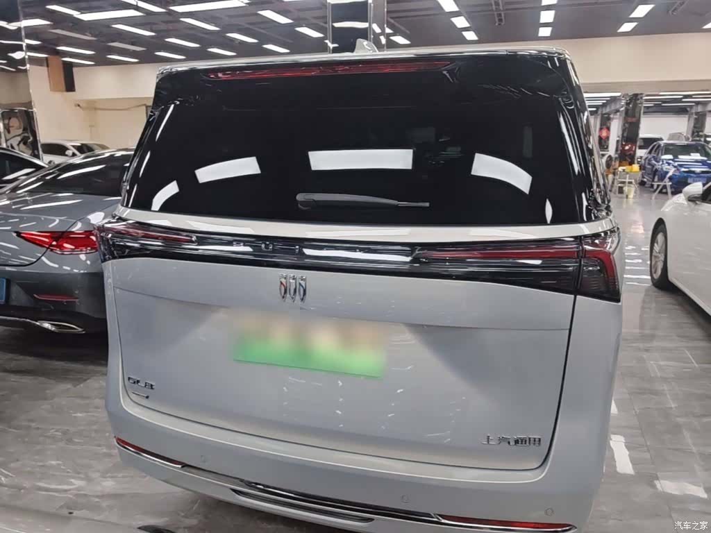 Buick GL8, 2025 6
