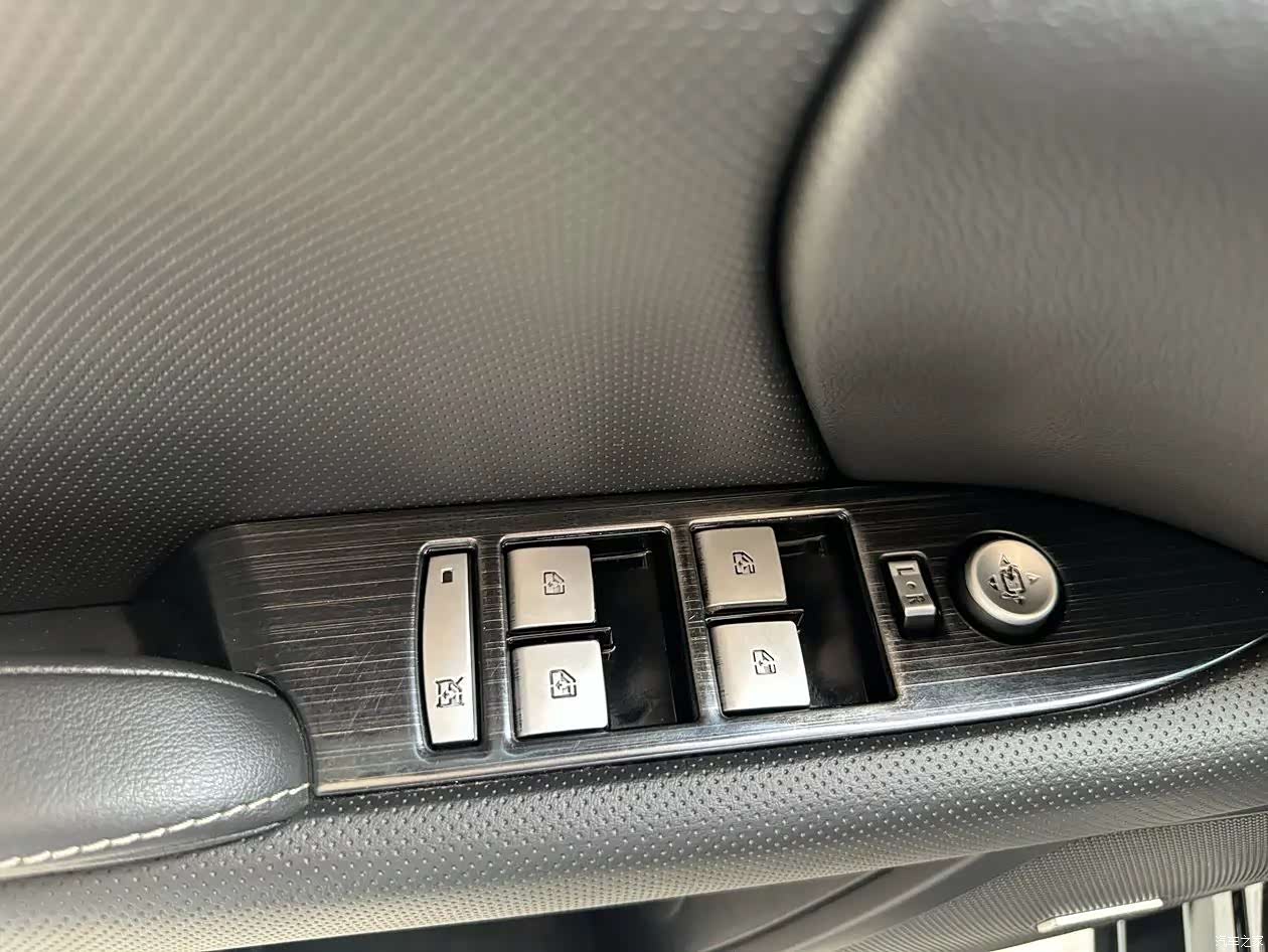 Cadillac XTS, 2019 13