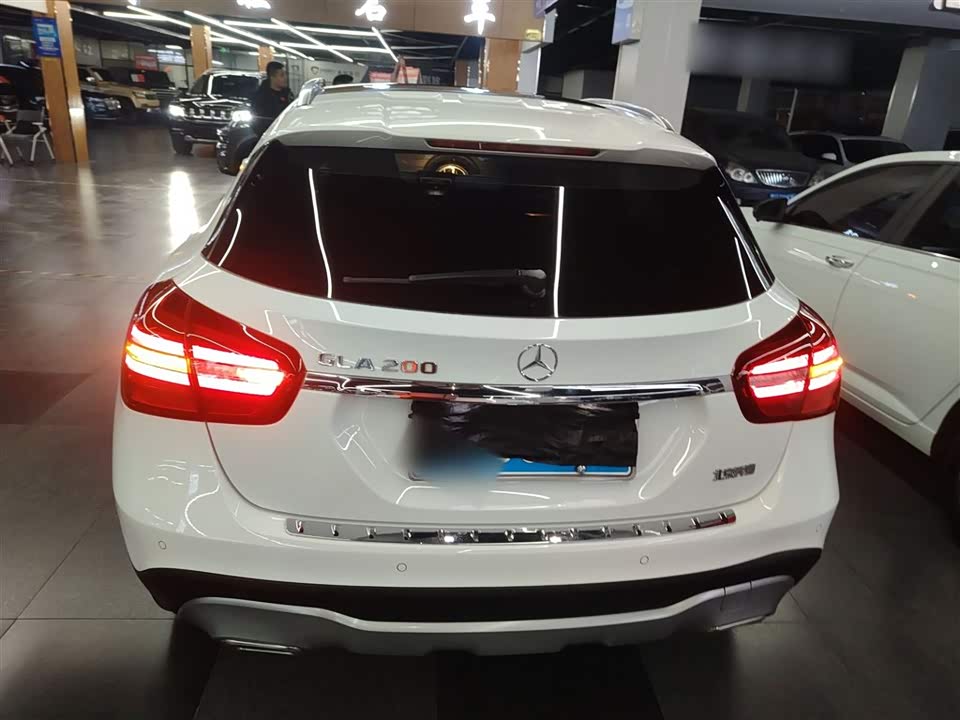 Mercedes-Benz GLA