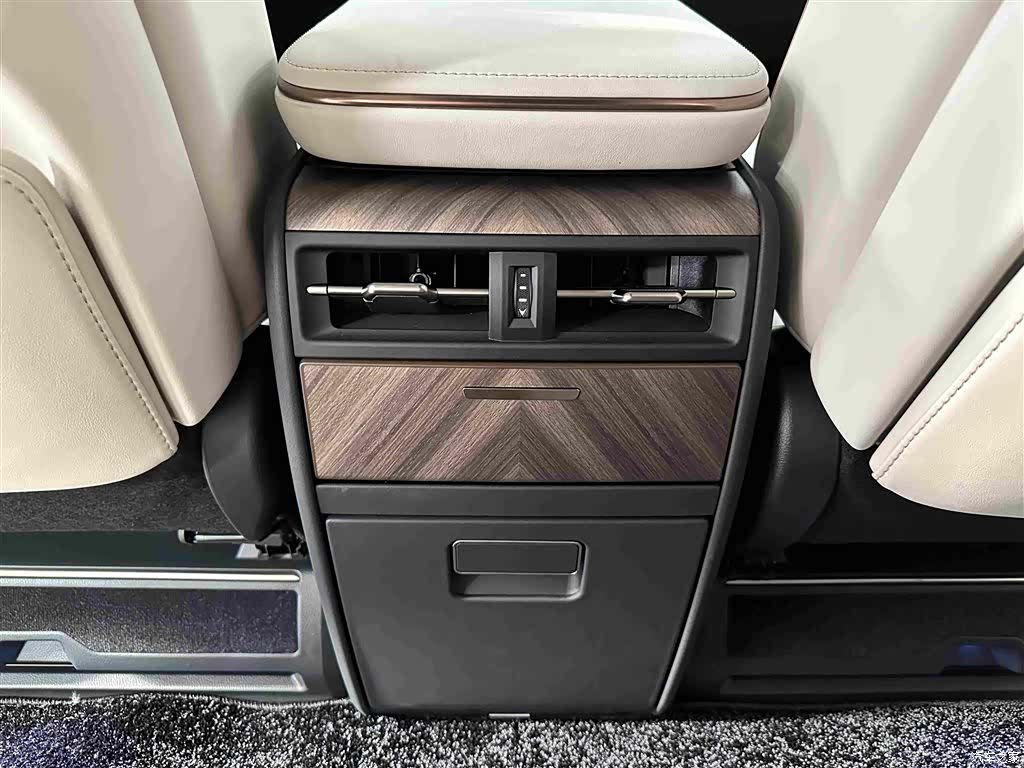 Lexus LM, 2026 24