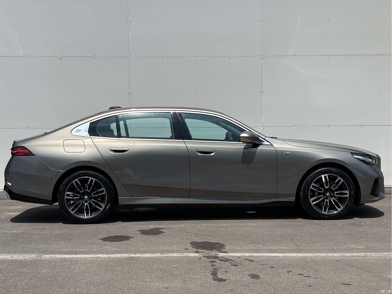 BMW 5 Series, 2025 12