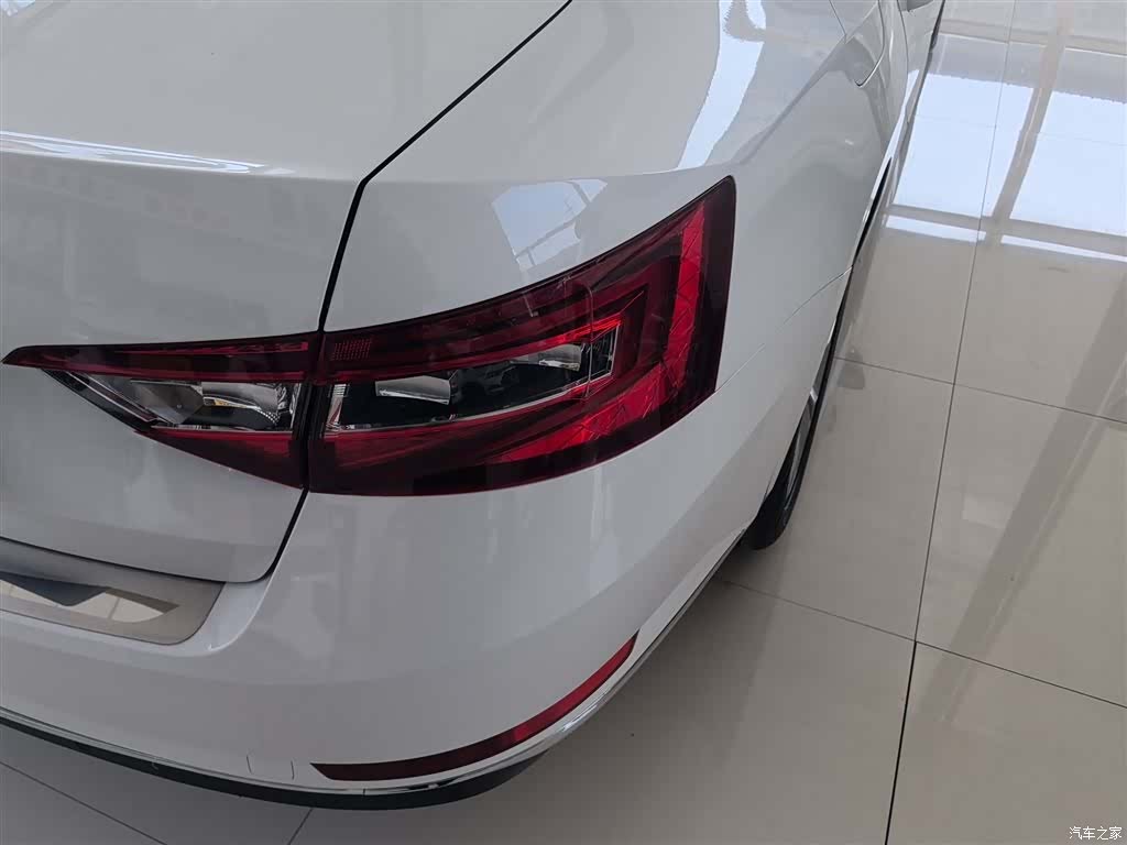 Skoda Superb, 2016 8