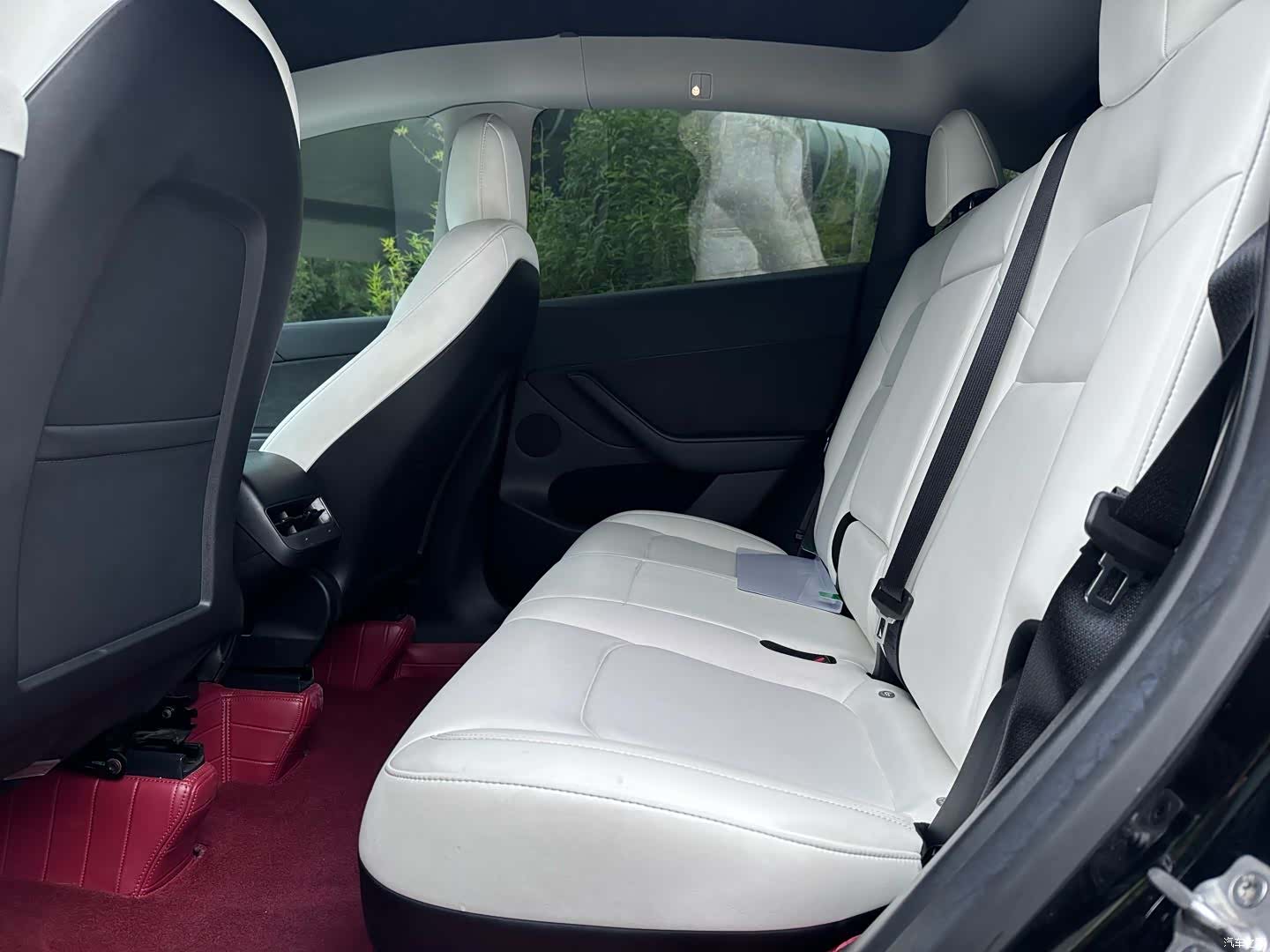 Tesla Model Y, 2022 15