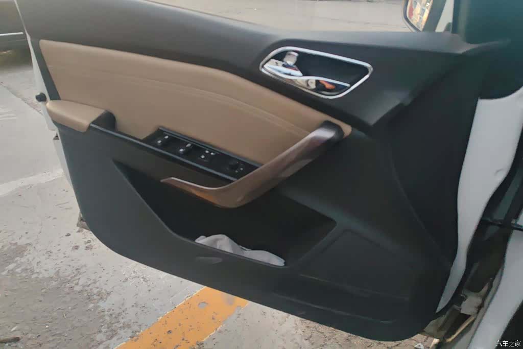 Wuling 310W, 2019 7