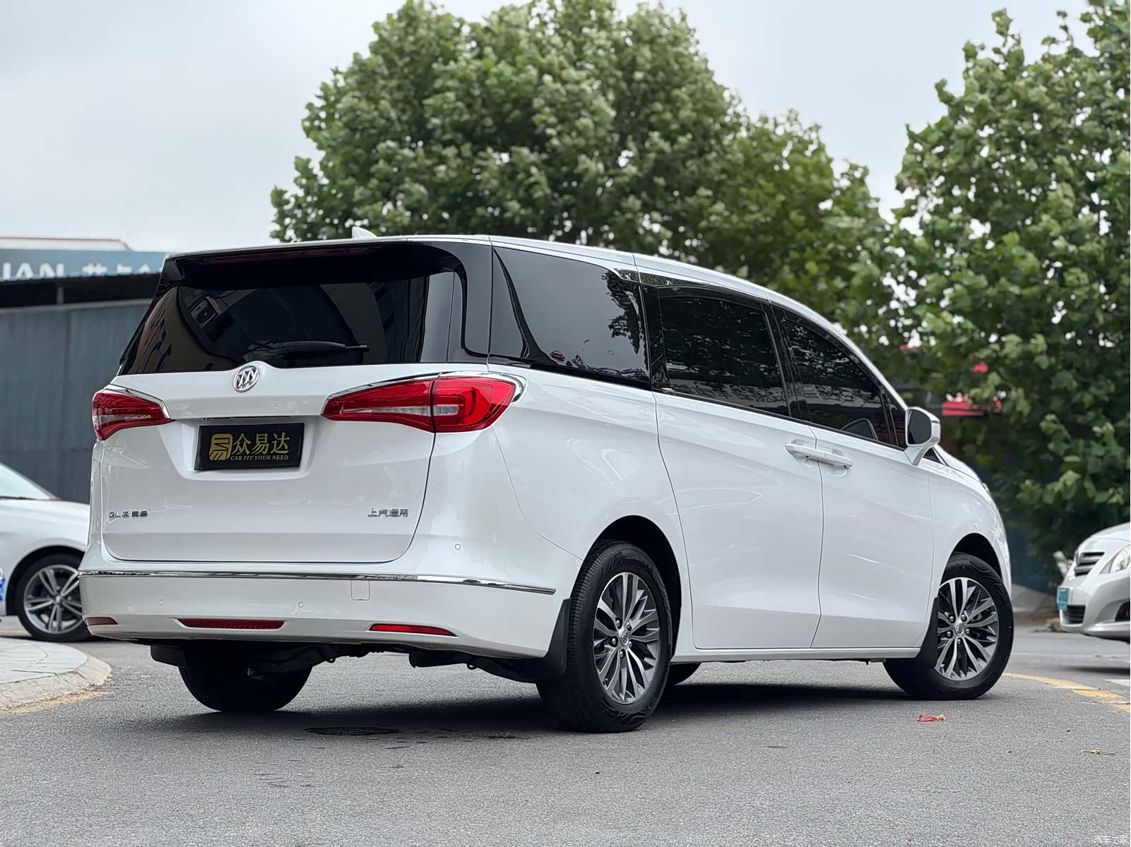 Buick GL8, 2018 3