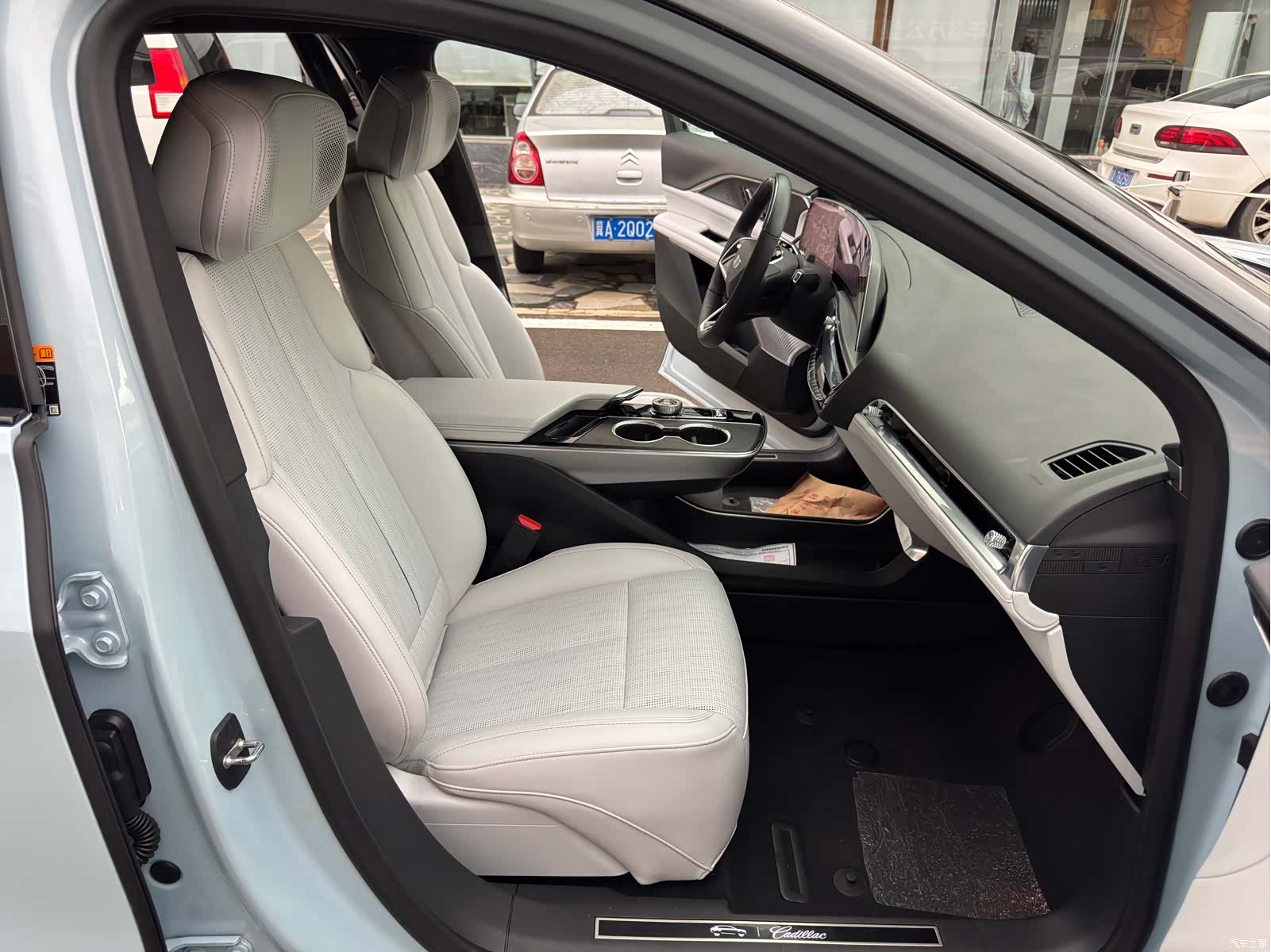 Cadillac IQ, 2023 10