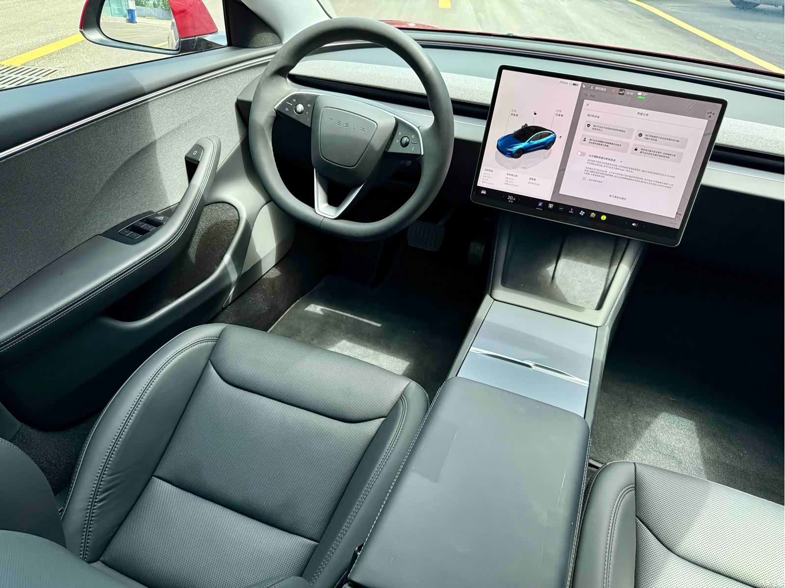 Tesla Model 3, 2025 8