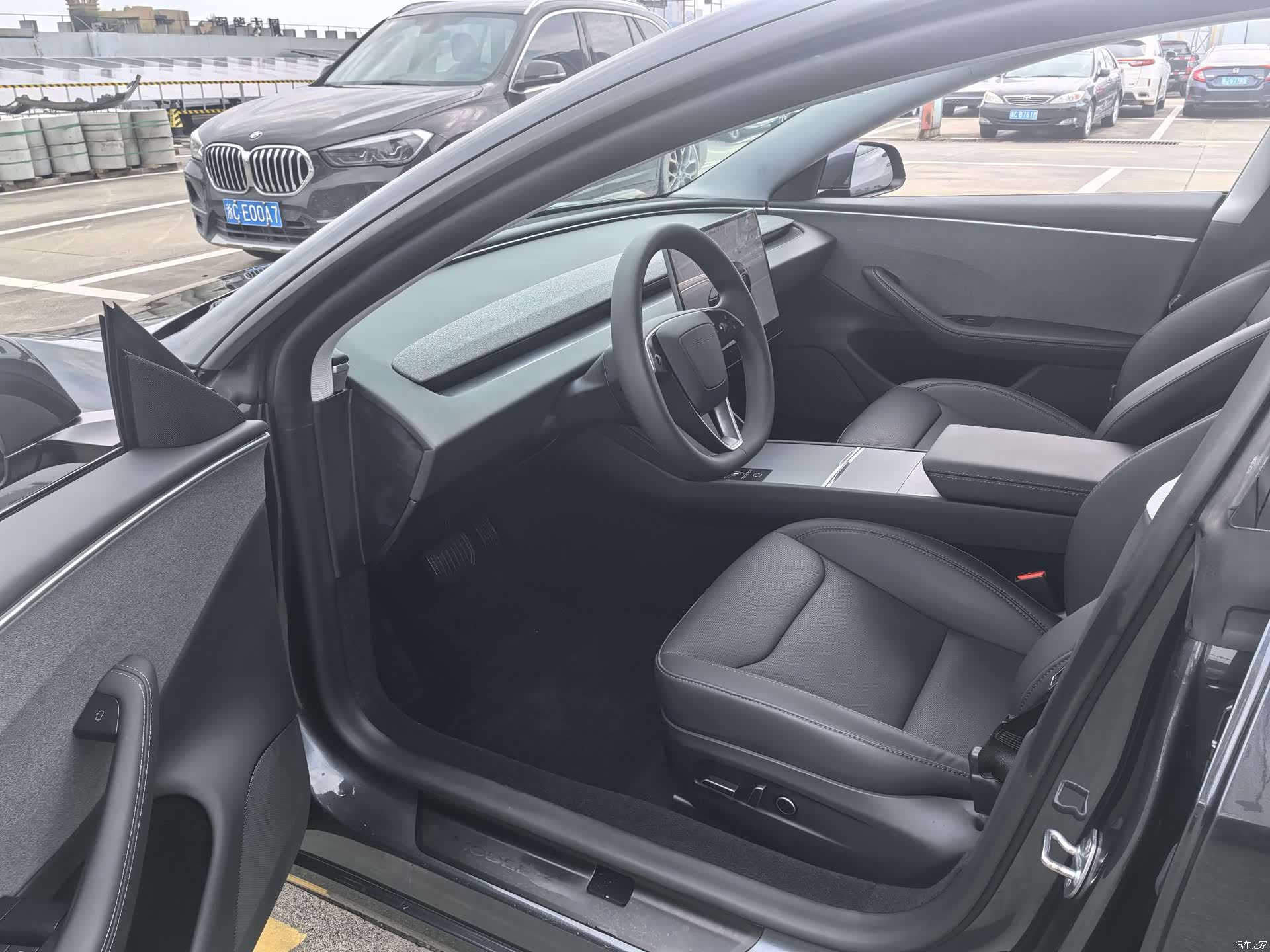 Tesla Model 3, 2024 все фото