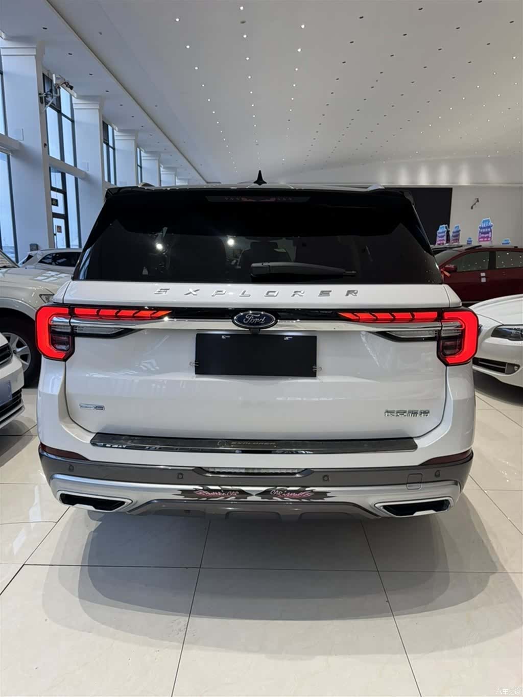Ford Explorer, 2023 10
