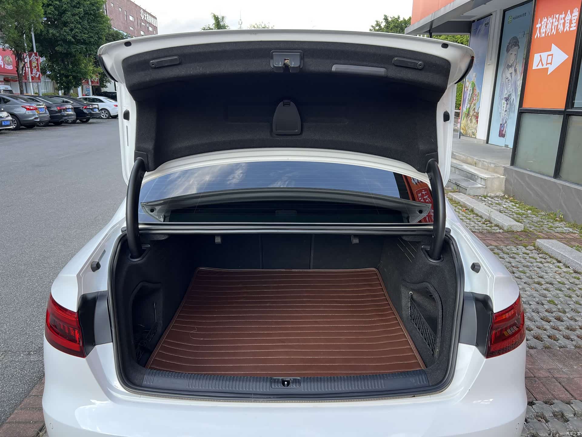 Audi A4L, 2017 9