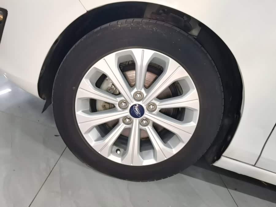 Ford Focus 2016, фото 23