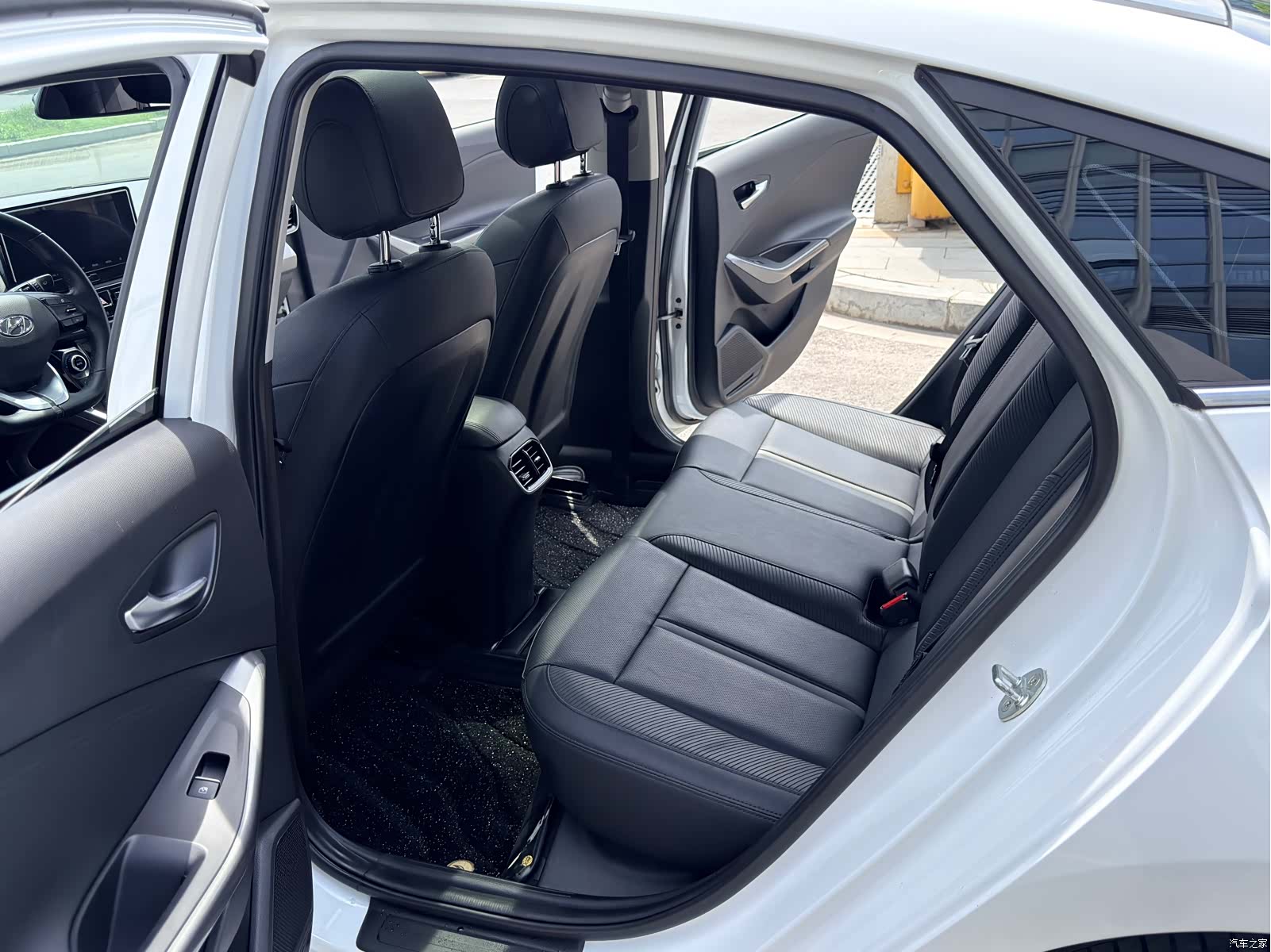Hyundai Lafesta, 2022 9