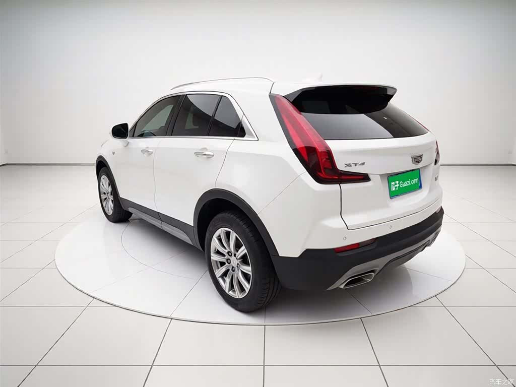 Cadillac XT4, 2022 4