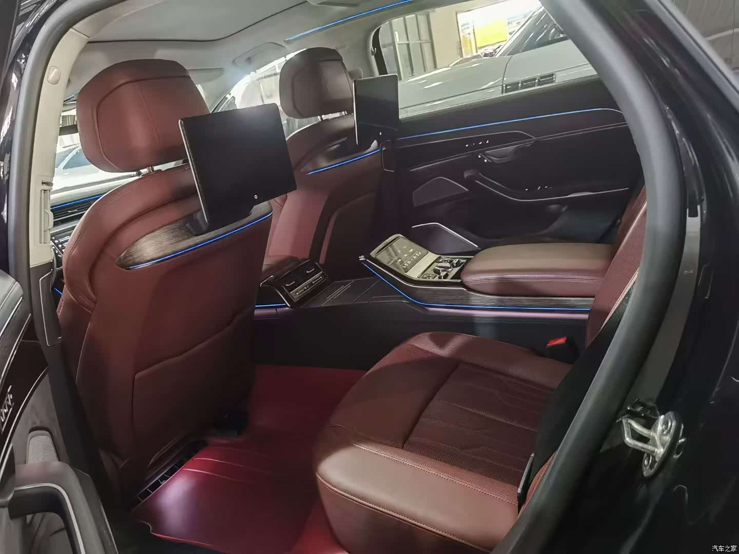 Audi A8L, 2022 4