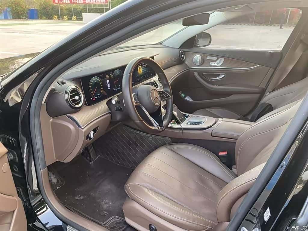 Mercedes-Benz E-Class, 2023 4