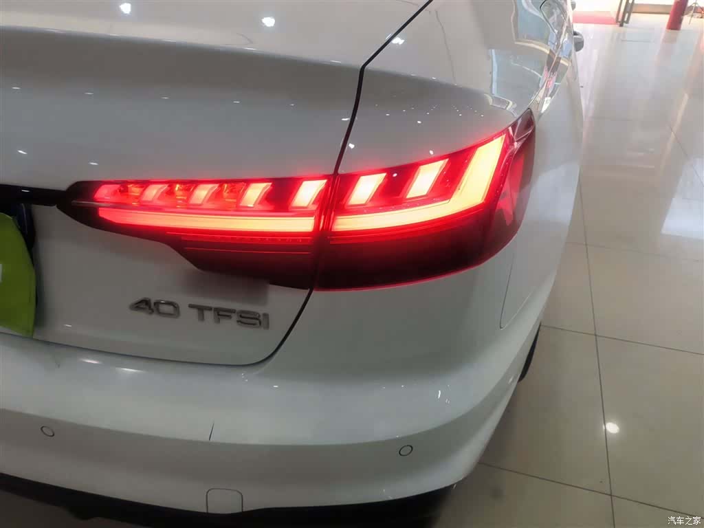 Audi A4L, 2023 24