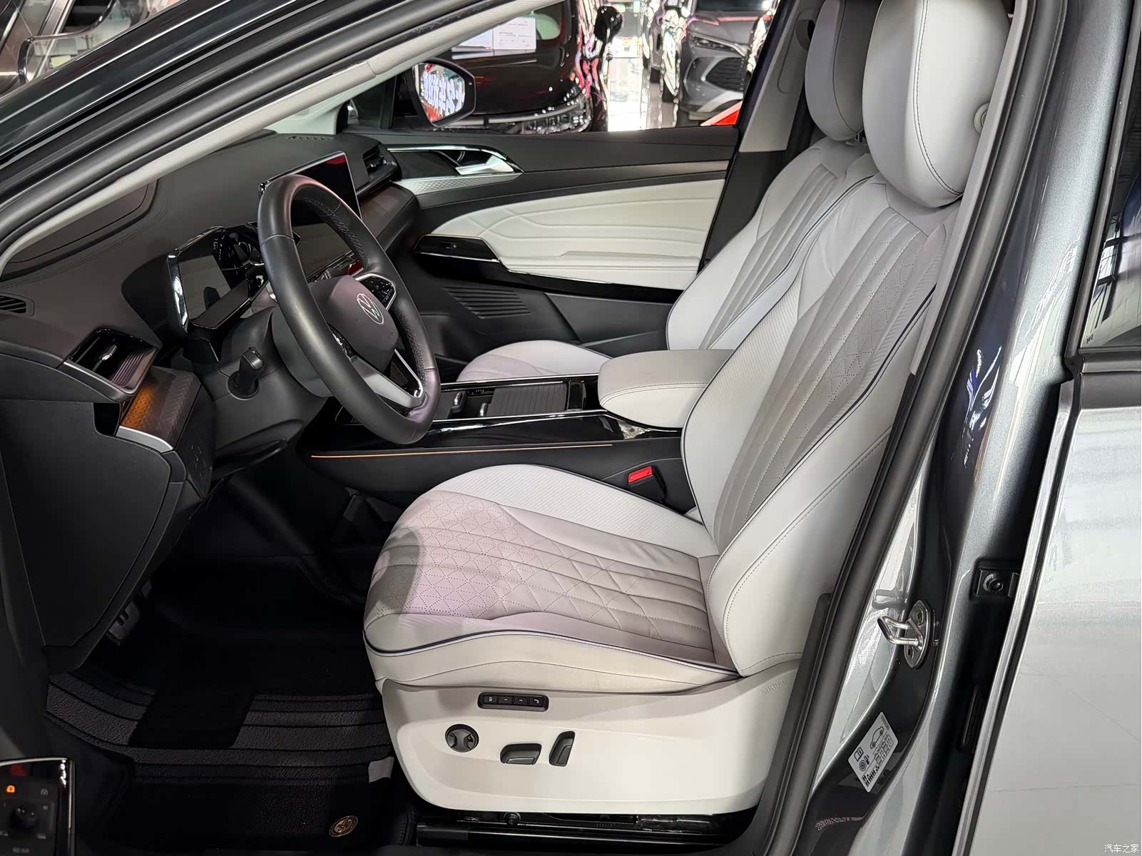 Volkswagen ID.6, 2024 4