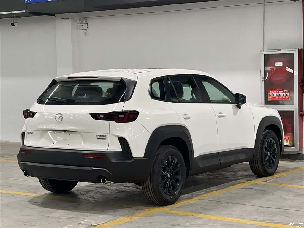 Mazda CX-50, 2023 все фото