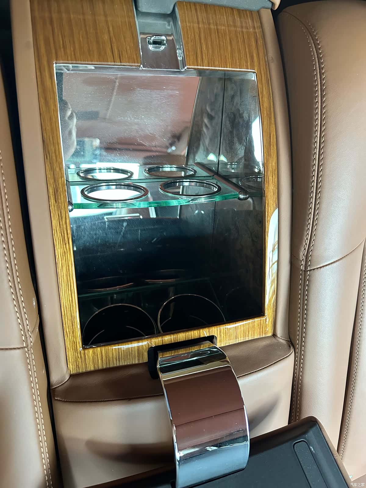 Rolls-Royce Phantom, 2016 13