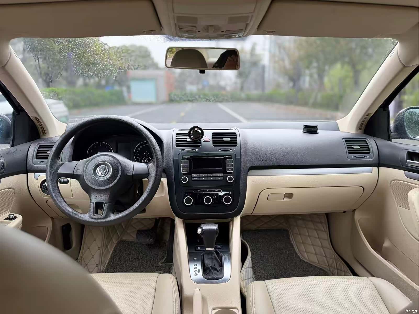 Volkswagen Sagitar, 2011 4