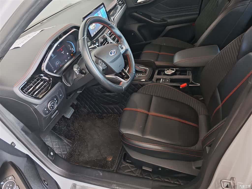 Ford Focus, 2023 15