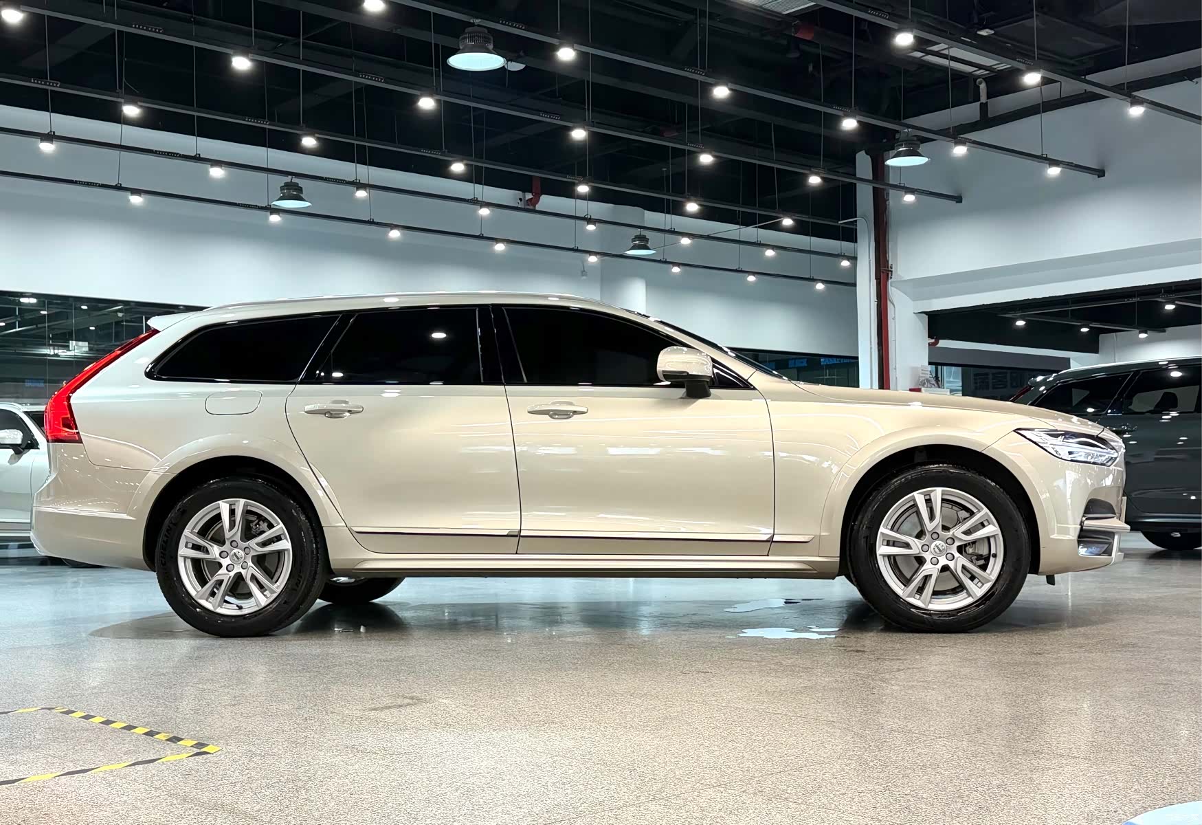 Volvo V90, 2019 9