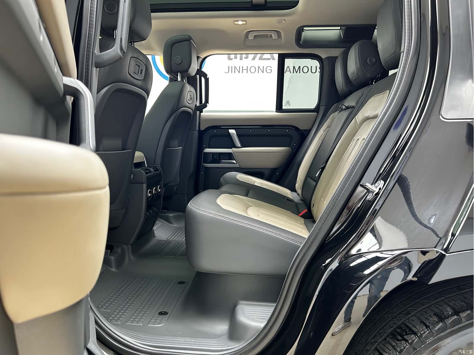 Land Rover Defender, 2021 12
