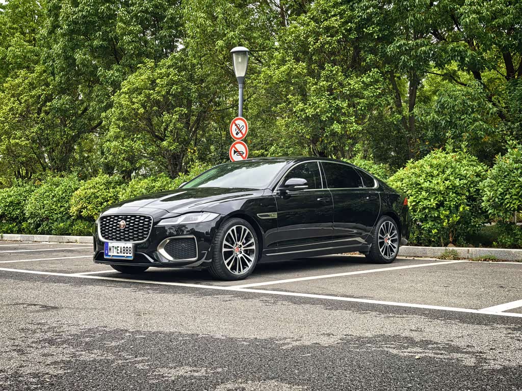 Jaguar XFL