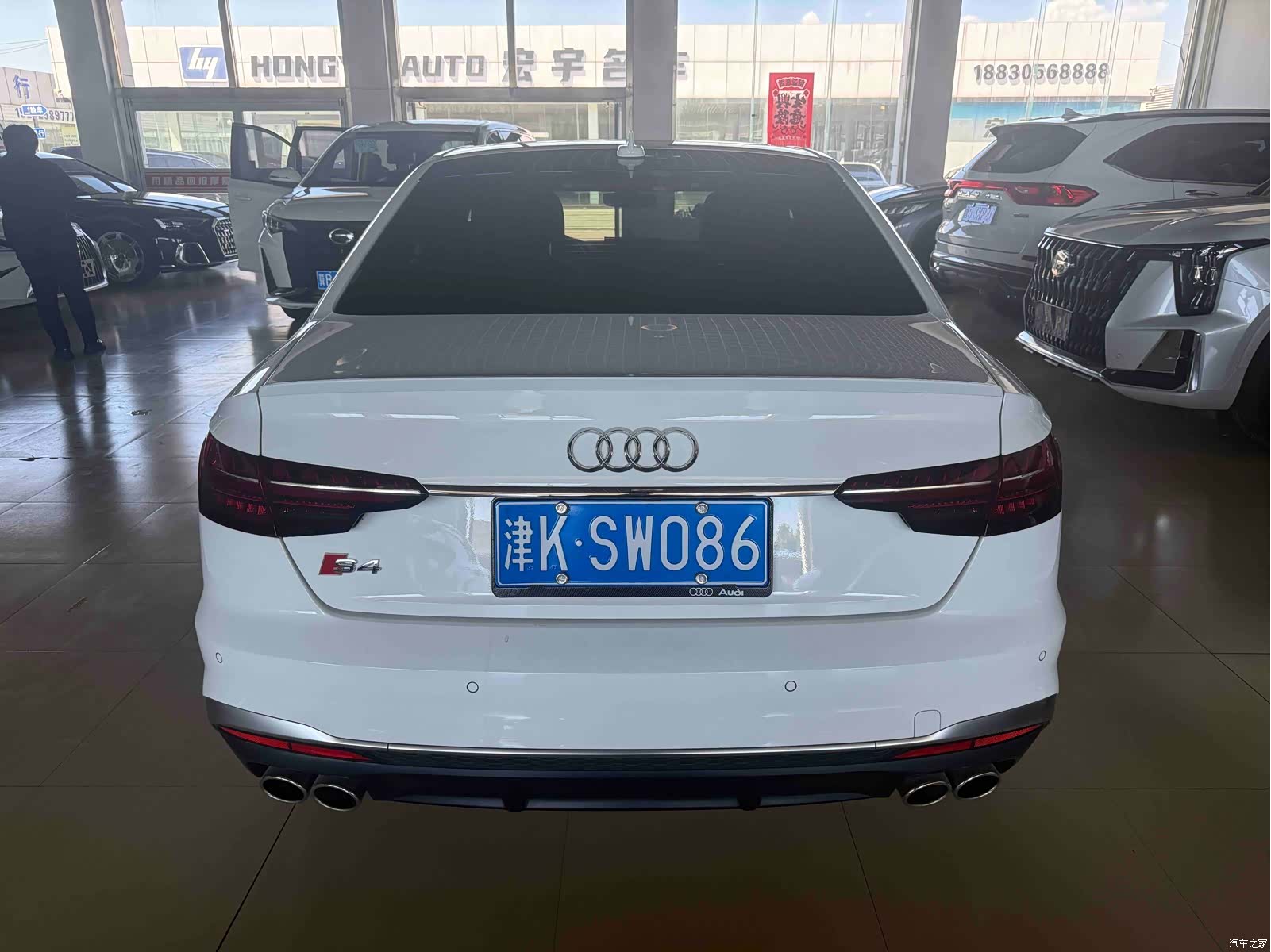 Audi A4L, 2021 все фото